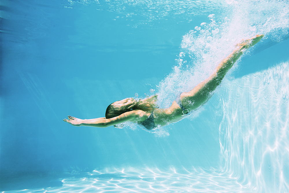 Chlorine Can Make Some Blonds Green, and Itchy, Too